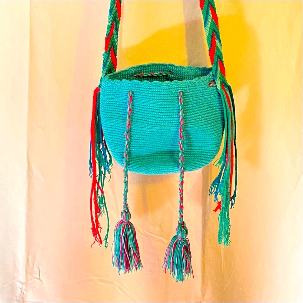 Crocheted Colorful Woven Wayuu bag from Santa Marta, Colombia